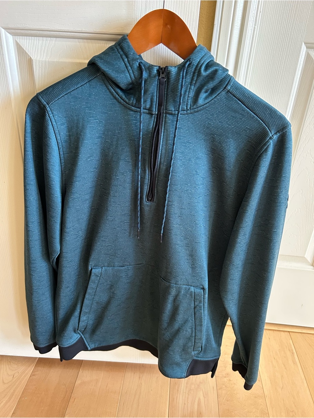 Under Armour Black Hooded ColdGear Pullover Teal Drawstrings Sz Small Mens